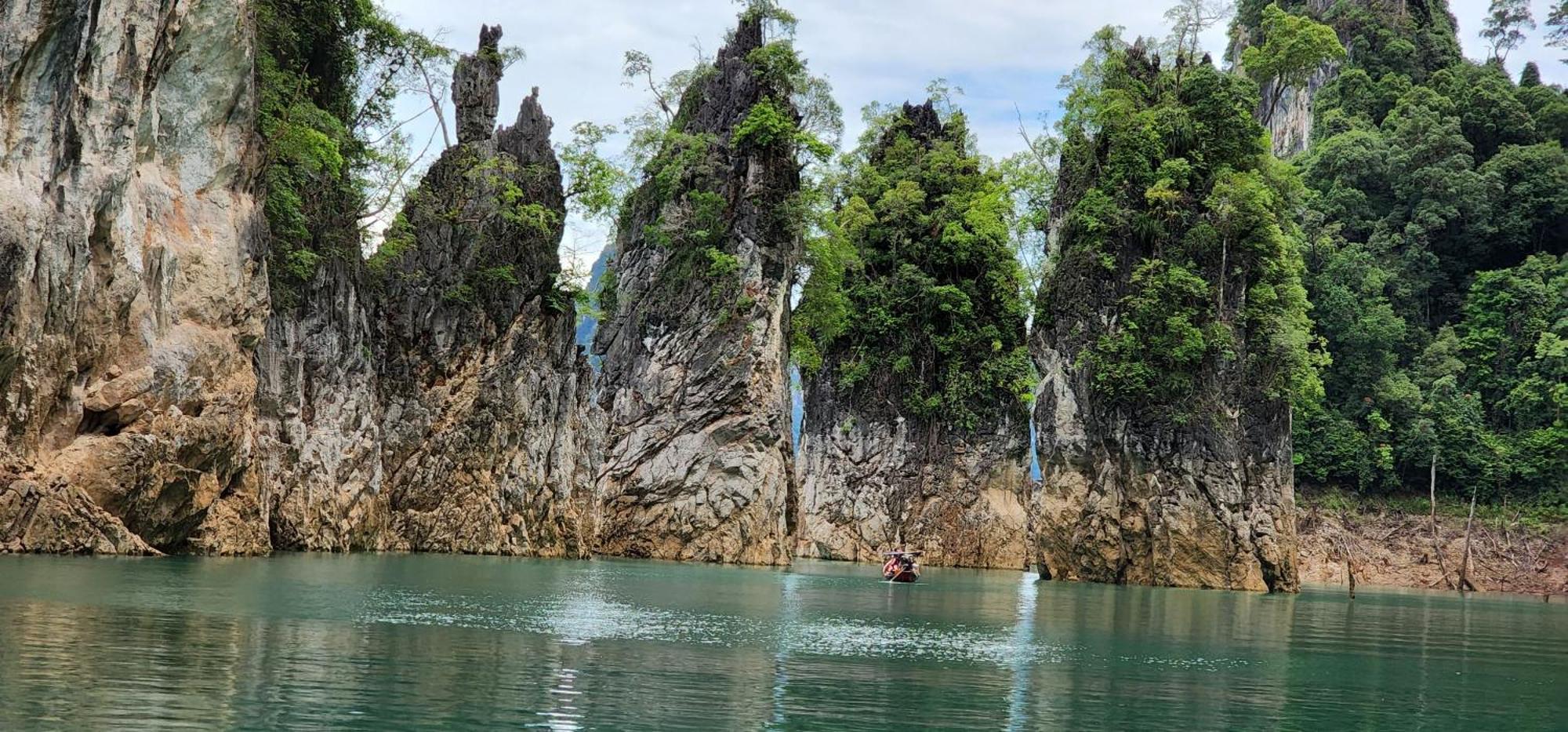 Bed and Breakfast Khaosok Happy House Khao Sok National Park Exterior foto