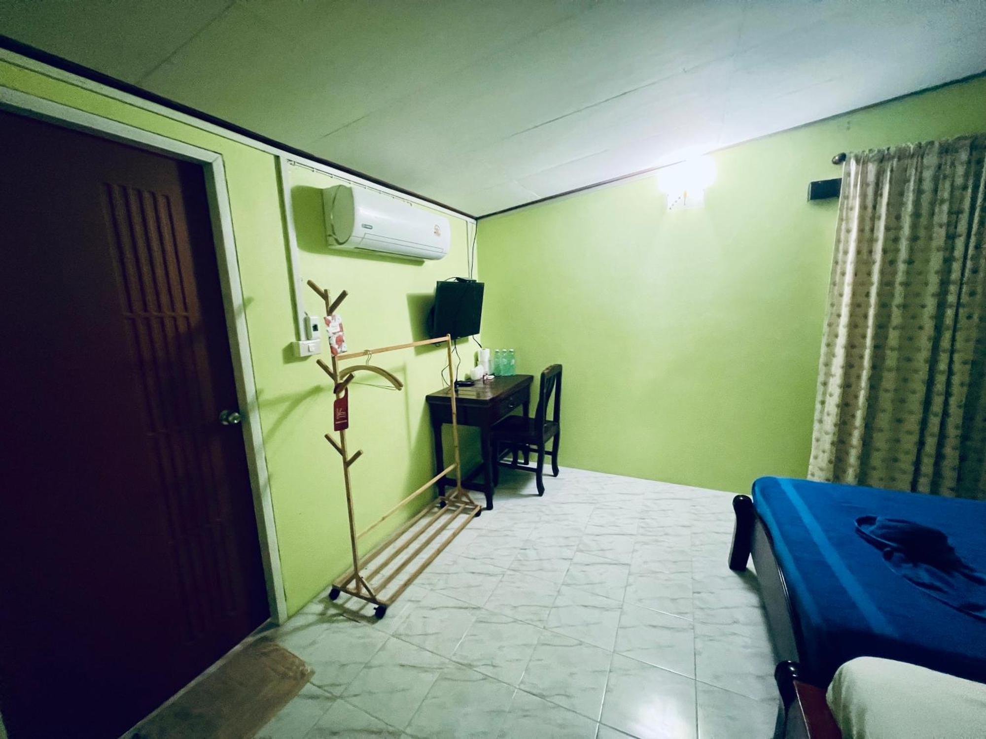 Bed and Breakfast Khaosok Happy House Khao Sok National Park Exterior foto